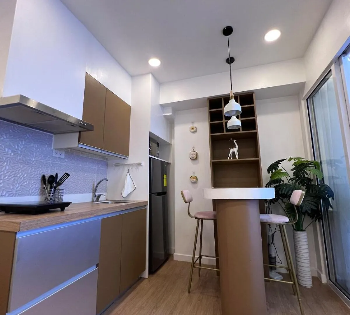 Azure Urban Resort Residences - Light Side Manila 0*,  Philippines